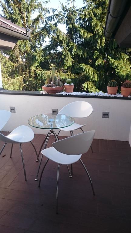 Angel'S Nest Apartment Komenda Экстерьер фото