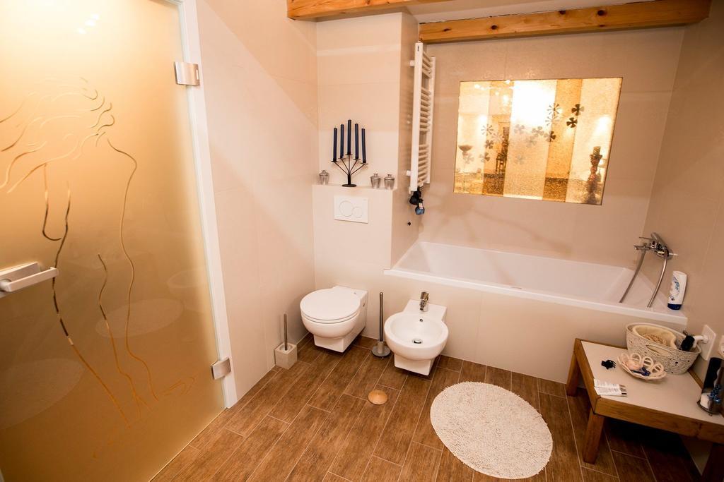 Angel'S Nest Apartment Komenda Экстерьер фото