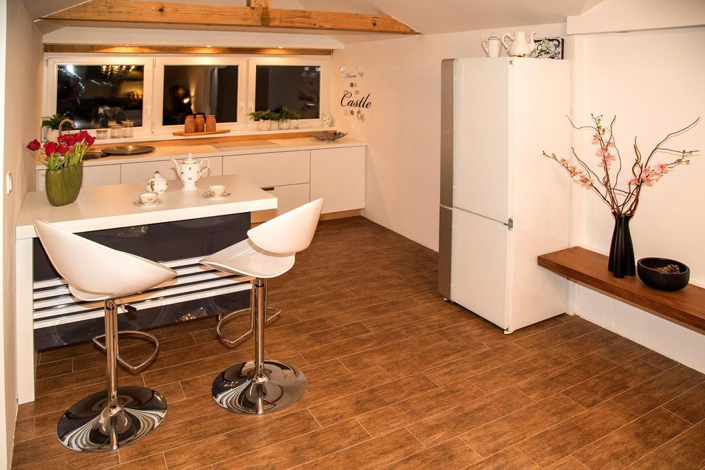 Angel'S Nest Apartment Komenda Экстерьер фото