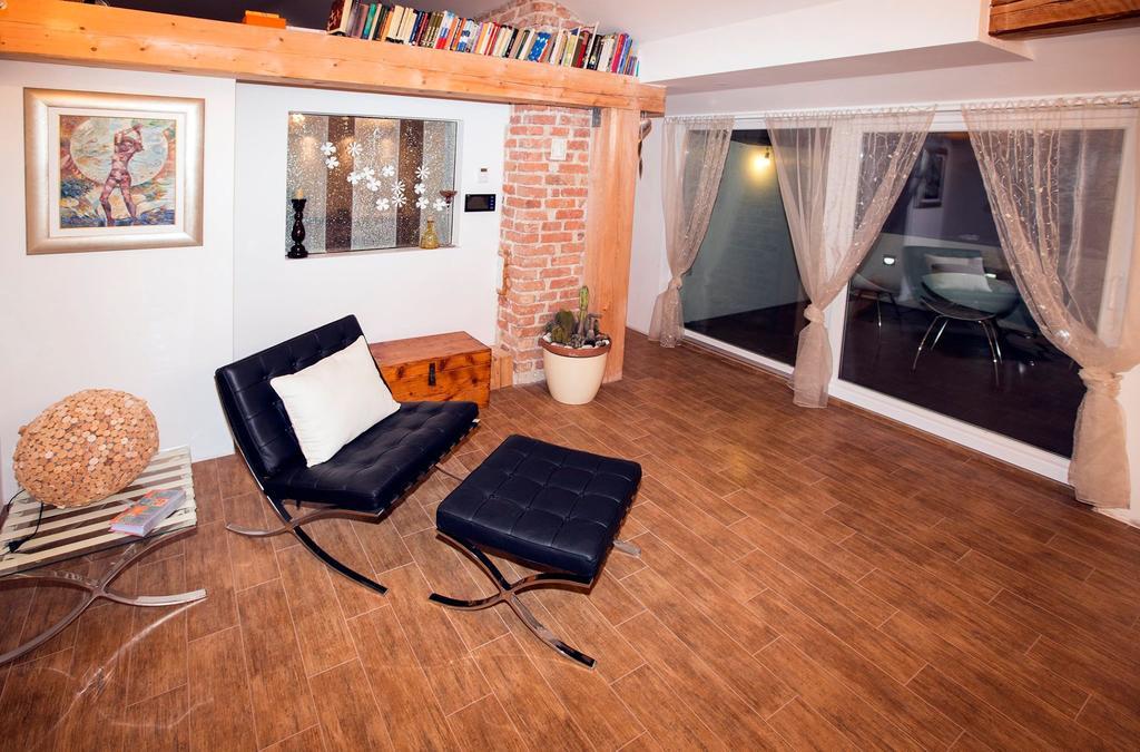 Angel'S Nest Apartment Komenda Экстерьер фото