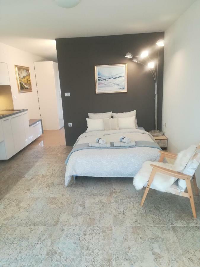 Angel'S Nest Apartment Komenda Экстерьер фото